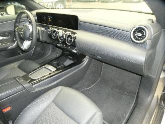 Mercedes Cla-klasse 180 D picture 13