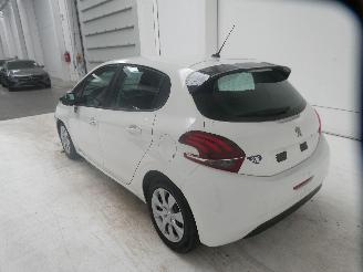 Peugeot 208 LIKE picture 12