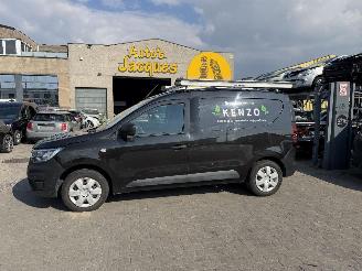 uszkodzony samochody osobowe Renault Express 1.5 ENGINE OUT 2021/11
