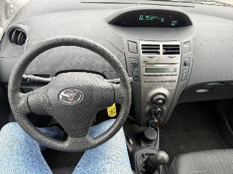 Toyota Yaris 1.0 5D picture 12