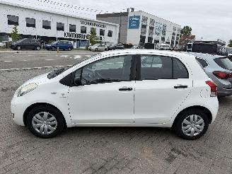 Toyota Yaris 1.0 5D picture 6