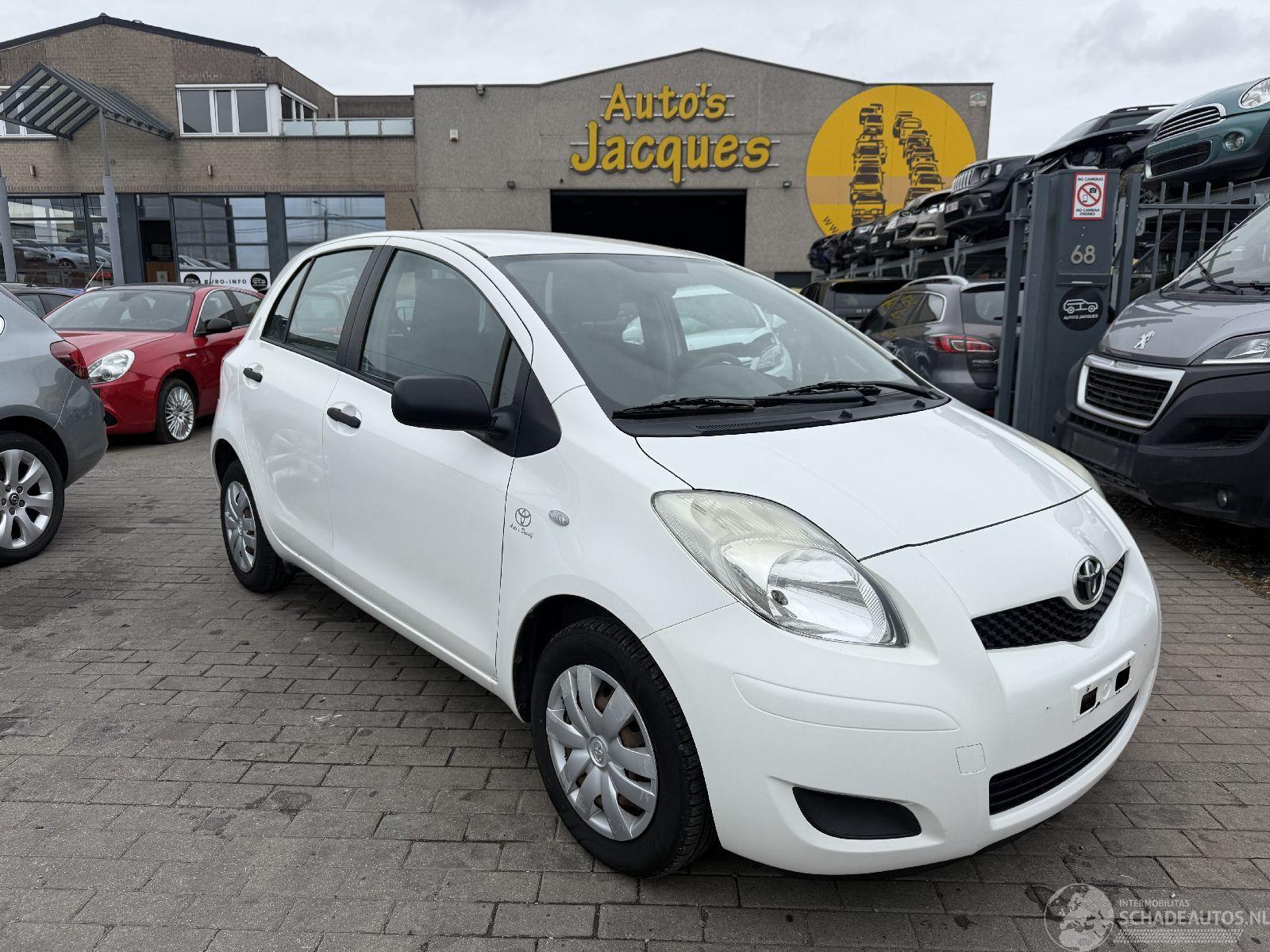 Toyota Yaris 1.0 5D