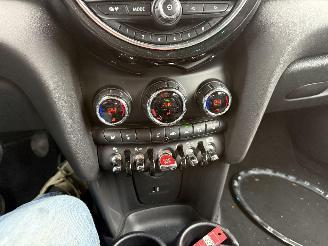 Mini Cooper 1.5 picture 23