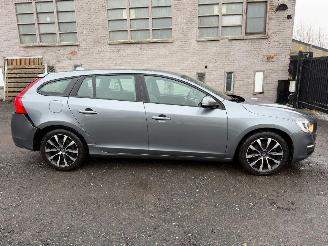 Vaurioauto  passenger cars Volvo V-60 V 60 KINETIC 2018/1