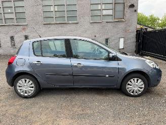 Renault Clio EXPRESSION picture 1