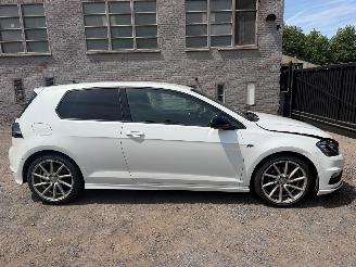 uszkodzony samochody osobowe Volkswagen Golf HIGHLINE 2016/5