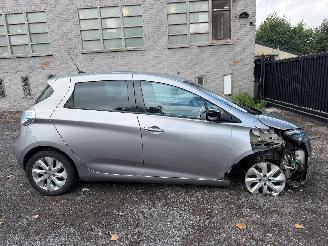Damaged car Renault Zoé INTENS 2014/11