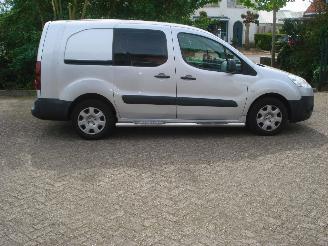 Peugeot Partner LONG  1.6HDI AIRCO-NAVIGATIE picture 4