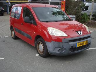 krockskadad bil bedrijf Peugeot Partner 1.6HDI  AIRCO 2011/4