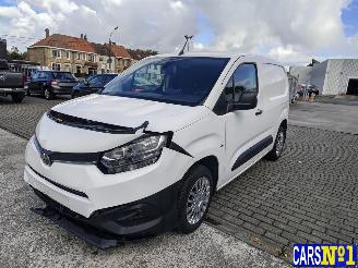 damaged passenger cars Toyota ProAce CITY 2021/6