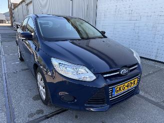 Vaurioauto  passenger cars Ford Focus 1.6 TDCI Trend 2012/12