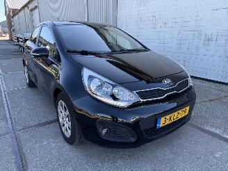 Vaurioauto  passenger cars Kia Rio 1.2 CVVT Plus Pack Navi 2013/6