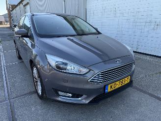 Vaurioauto  passenger cars Ford Focus 1.5 Titanium Automaat 2016/8