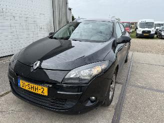 uszkodzony samochody osobowe Renault Mégane 1.4 TCe Parisienne 2011/10