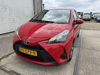 krockskadad bil auto Toyota Yaris 1.0 VVT-i Comfort 2018/1