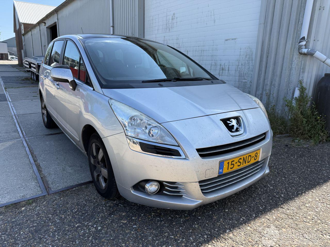 Peugeot 5008 1.6 THP Family
