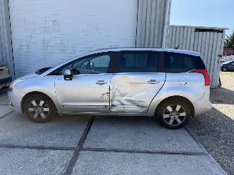 Peugeot 5008 1.6 THP Family picture 6