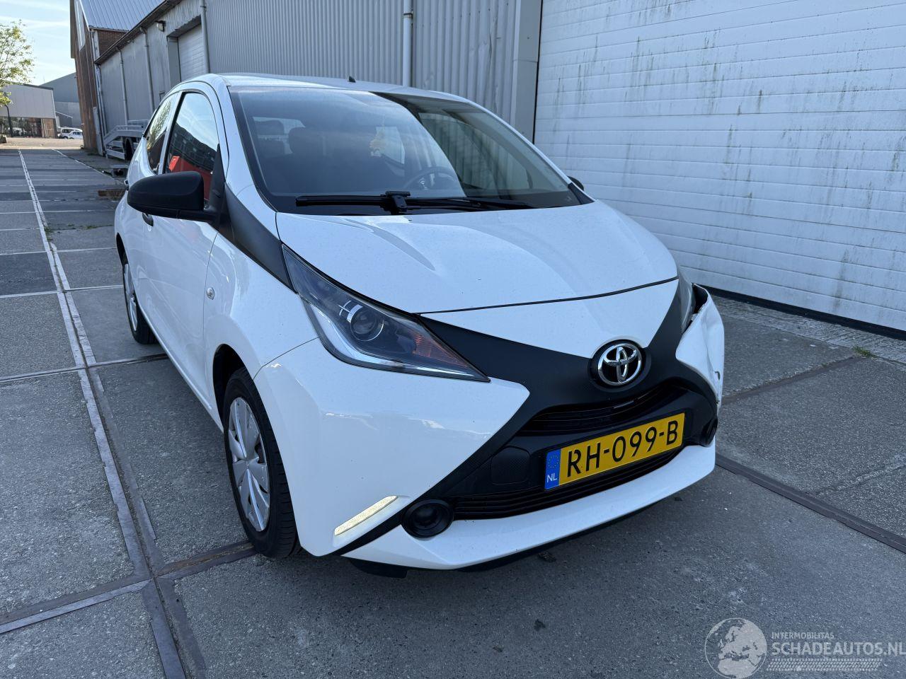 Toyota Aygo 1.0 VVT-i x-fun