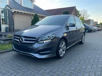 Damaged car Mercedes B-klasse 180 d NAVI PDC KLIMA 2016/3