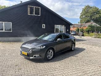 Auto incidentate Ford Mondeo 1.5 AUTOMAAT NAVI CLIMA LED TREKHAAK B.J 2018 MOTORSCHADE MOTOR LOOPT 2018/10