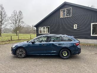 Skoda Octavia AUTOMAAT HYBRIDE NAVI CLIMA VIRT DASH CAMERA TREKHAAK LED B.J 12-2024 picture 8