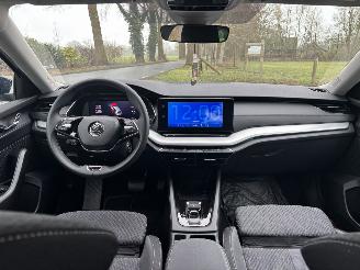 Skoda Octavia TSI AUTOMAAT HYBRIDE NAVI CLIMA VIRT DASH CAMERA TREKHAAK LED B.J 12-2024 picture 9