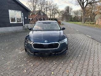 Skoda Octavia TSI AUTOMAAT HYBRIDE NAVI CLIMA VIRT DASH CAMERA TREKHAAK LED B.J 12-2024 picture 5
