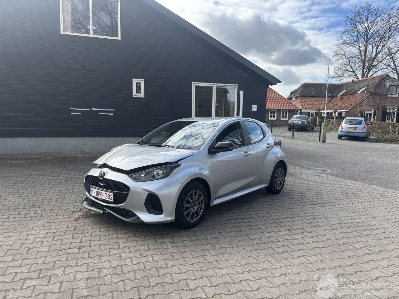 Mazda 2 AUTOMAAT HYBRIDE APP CLIMA CAMERA PDC STOELVERW B.J 7-2024