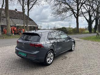 Schadeauto Volkswagen Golf 8 TSI 110 PK NAVI CLIMA VIRT DASH PDC CRUISE B.J 10-2020 2020/10