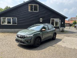 Schadeauto Dacia Sandero STEPWAY 110 PK EXTREEM NAVI CLIMA CAMERA LED B.J 2024 FACELIFT 2024/2