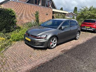 Voiture accidenté Volkswagen Golf GTI AUTOMAAT 230 PK Performance Navi Clima (geen schade) 2016/5