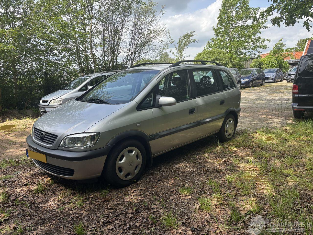 Opel Zafira 2.0 DIESEL 7 PERSOONS B.J 2000 kenteken is afgemeld (voor loop of sloop)