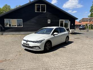 Coche accidentado Volkswagen Golf 8 TSI 110 PK VIRTUEEL DASH CLIMA LED PDC B.J 2021 2021/1