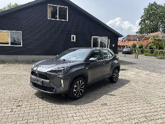 Vaurioauto  passenger cars Toyota Yaris Cross CROSS HYBRIDE 1.5 AUTOMAAT NAVI CLIMA CAMERA PDC B.J 06-2023 2023/9