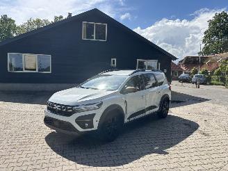 Damaged car Dacia Jogger EXTREEM 110 PK NAVI CLIMA CAMERA 5 P B.J 06-2024 2024/6