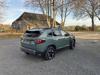 Dacia Duster AUTOMAAT 1.6 HYBRIDE NAVI CLIMA CAMERA PDC LED B.J 12-2024 picture 2