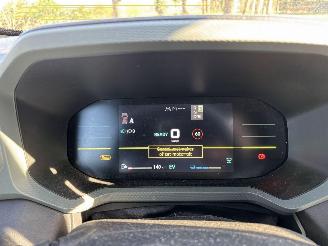 Dacia Duster AUTOMAAT 1.6 HYBRIDE NAVI CLIMA CAMERA PDC LED B.J 12-2024 picture 18