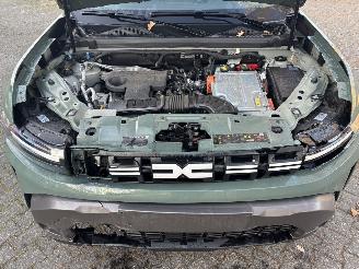 Dacia Duster AUTOMAAT 1.6 HYBRIDE NAVI CLIMA CAMERA PDC LED B.J 12-2024 picture 12