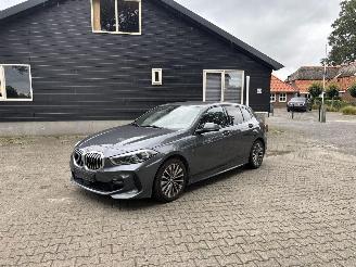 Avarii autoturisme BMW 1-serie 118 M SPORT 6 BAK NAVI CLIMA CAMERA PDC LED B.J 2020 2020/2