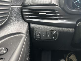 Hyundai I-20 AUTOMAAT 100 PK PREMIUM SPORT BOSE NAVI CLIMA CAMERA LED B.J 12-2024 picture 17