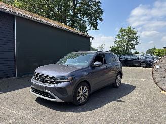 Auto incidentate Volkswagen T-Cross AUTOMAAT 116 PK NAVI CLIMA CAMERA LED B.J 06-2024 FACELIFT 2024/6