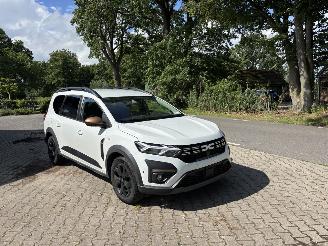 Dacia Jogger EXTREEM 110 PK NAVI CLIMA CAMERA 5 P B.J 06-2024 picture 4