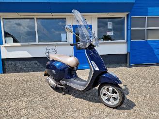 Schade scooter Vespa  PRIMAVERA 1 EIGENAAR 2014/4