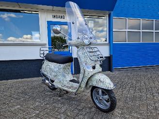 Schade scooter Vespa  LX50 B-ART SPECIAL MADE 2007/5