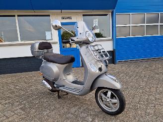 Schade scooter Vespa  LX 4T 4V TOURING 2013/1