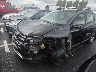 Damaged car Dacia Sandero stepway 2015/3