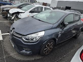 Voiture accidenté Renault Clio  2017/11