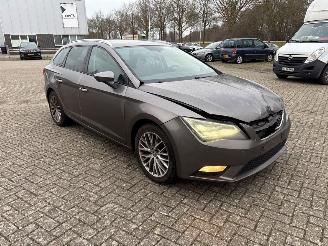 Damaged car Seat Leon 1.2 TSI Ecomotive 16V Combi/o 4Dr Benzine 1.197cc 77kW (105pk) FWD 2013-08/2014-04  CJZA 2014/6