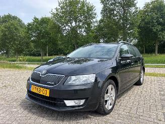 skadebil auto Skoda Octavia 1.6 TDI Greenline 16V Combi/o 4Dr Diesel 1.598cc 81kW (110pk) FWD 2013-05/2020-07  CRKB 2014/3