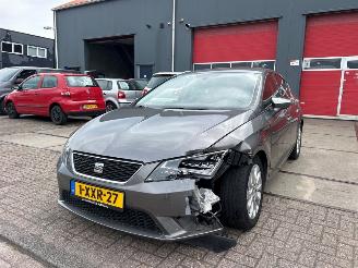 damaged passenger cars Seat Leon 1.6 TDI Ecomotive 16V Hatchback 4Dr Diesel 1,598cc 81kW (110pk) FWD 2013-09/2020-08  CRKB 2014/11